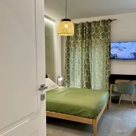 Alma Domus Feriae - Guest house Rome